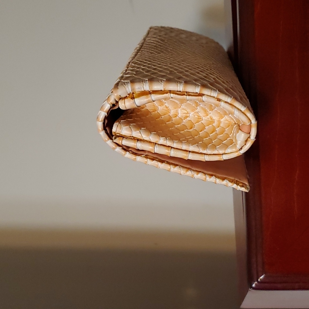 Ladies Wallet - Picture 3 of 14
